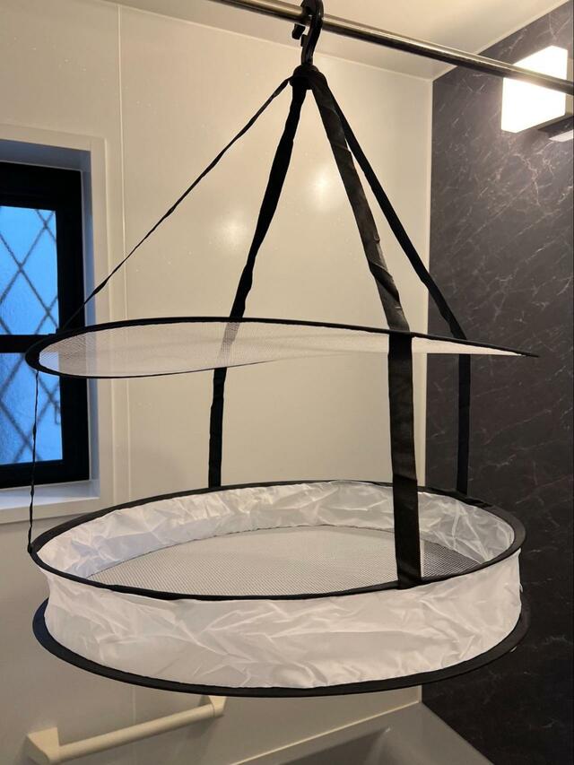 【ダイソー 2段セーター干しネット】大きいので洋服が干しやすい