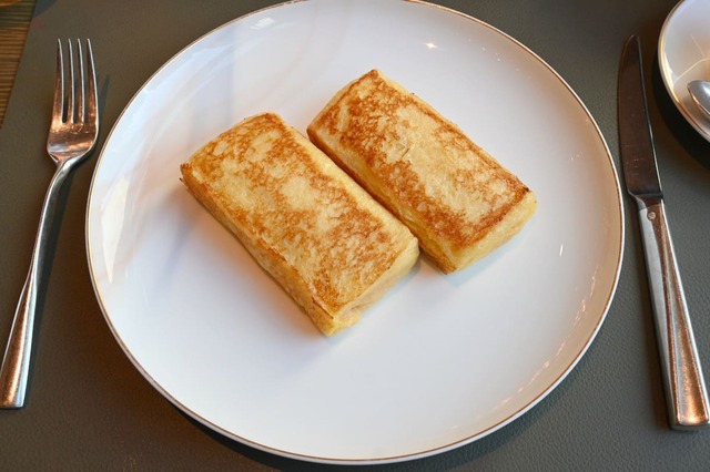 【オークラ東京 オーキッド】「フレンチトースト」2枚 ￥3,000（税・サービス料込み）