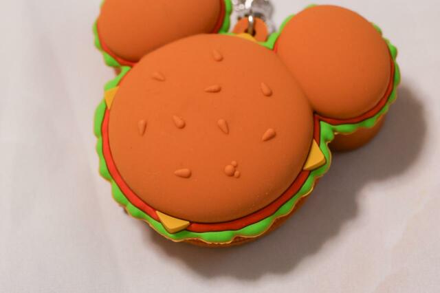 バッグチャーム、ケース付き 1200円