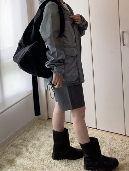 【ワークマン エアロガードステルスジャケット】レインウェアとしては使えませんが、ポケットなど布地の部分は撥水加工がされています