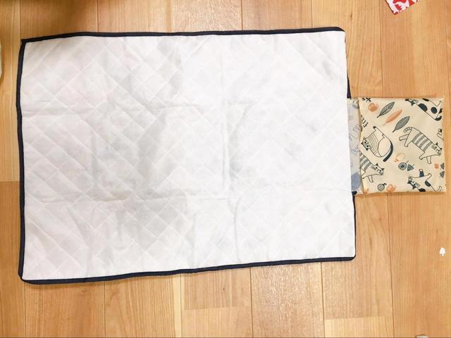 おむつ替えシート