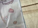 素材は、厚手のポリエステル。軽くて丈夫なリップストップ生地を使用