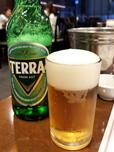 今や韓国でもっとも人気のあるビール、TERRA（テラ）。最近は日本のコンビニでも見かけるようになった