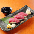 霜降り馬刺し握り(通常税込¥880) 