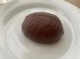 【シャトレーゼ　ショコラケーキ 鳴門金時】全体をスィートチョコレートでコーティング