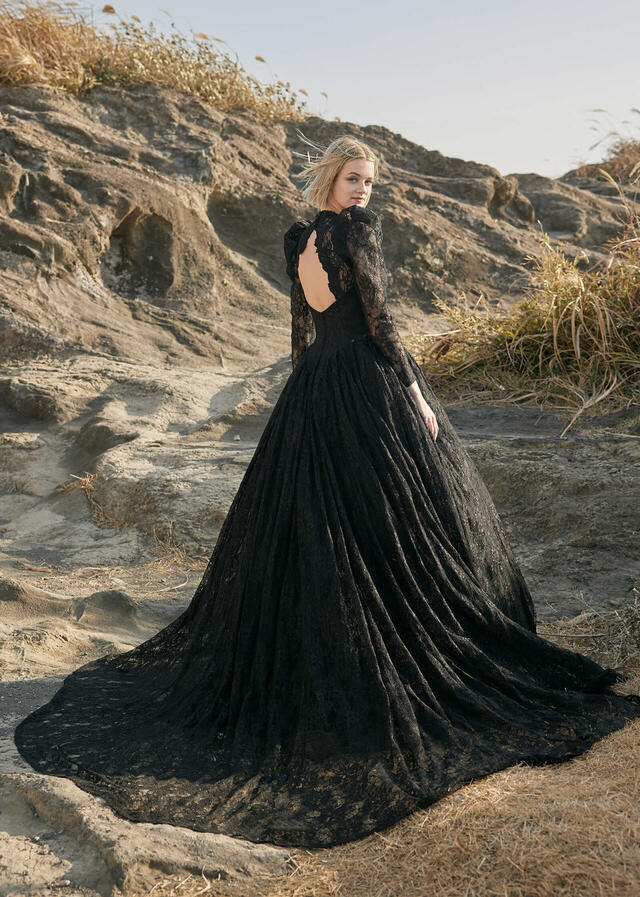 クラウディア｜「K.RANNE-クランネ-」新作ウェディングドレス｜KNE0042_Black