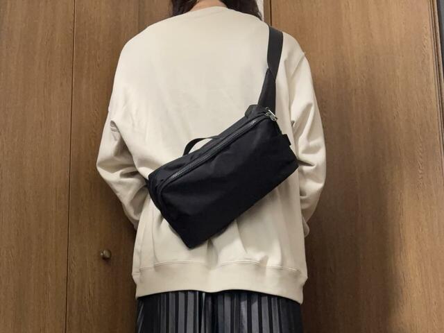 【ワークマン　ベーシックボディバッグ】ベルトの長さは最大98cm。身長170cmの筆者だとこれくらいの長さになります