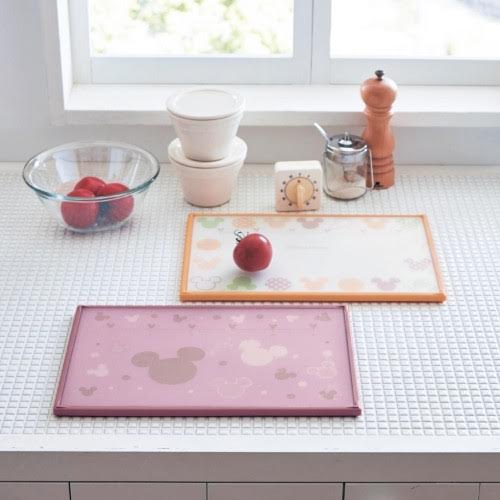 食洗機対応まな板「ミッキーモチーフ」2,190 円 （税込）