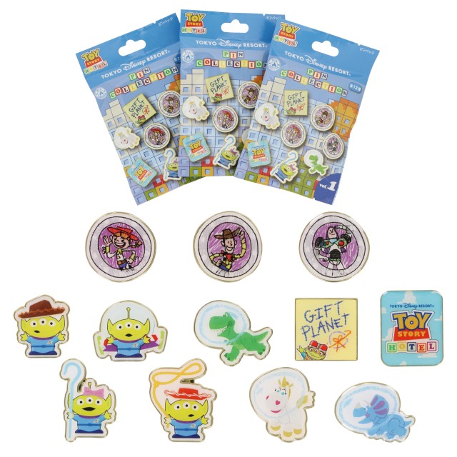 ピンバッジ 1袋(2個セット)1,300円｜サイズ：(ピンバッジ)縦約3～4×横約2～3cmセット内容：1袋2個入り(全12種)｜販売店舗：東京ディズニーリゾート・トイ・ストーリーホテル内ディズニーショップ「ギフト・プラネット」