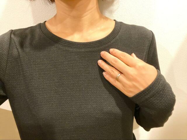 【coca エンボス加工 Aラインワンピース 】程よくデコルテが見えるラウンドネックです