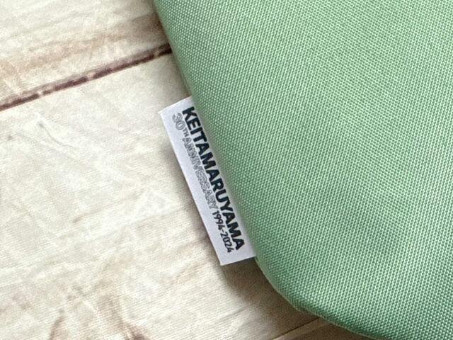 下部には「KEITAMARUYAMA」も30周年記念ロゴタグ付き