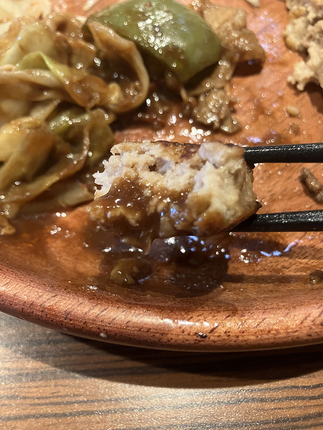 こうして食べてやる！