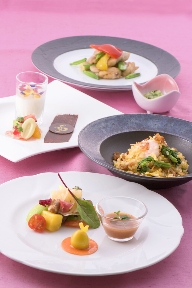 “ディズニー・イースター”ランチコース 4,200円｜東京ディズニーシー・ホテルミラコスタ「シルクロードガーデン」