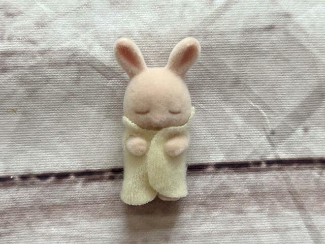 よく見るとすやすや眠っている表情！かわいい〜！