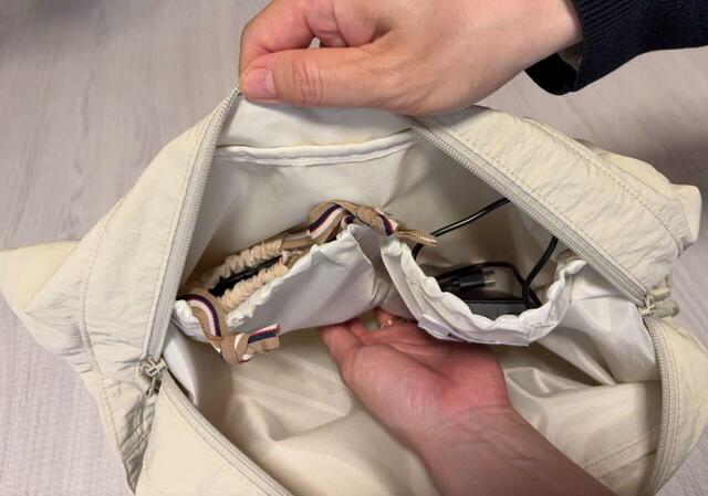 【Uniqlo U ショルダーバッグナイロン】内ポケットはモバイルバッテリーや小さめポーチなど小物の整理にぴったり♪