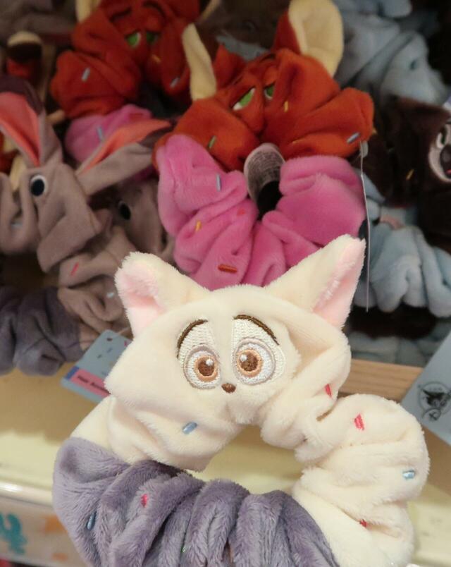 香港ディズニーランド　グッズ　ズートピアのシュシュ