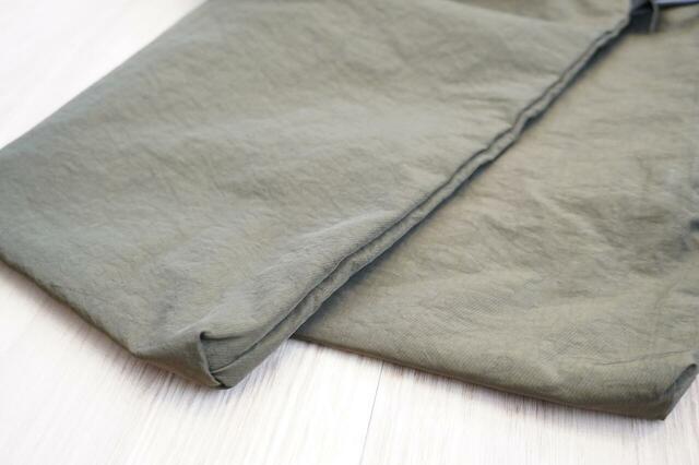 中綿が入っていないため生地は薄め