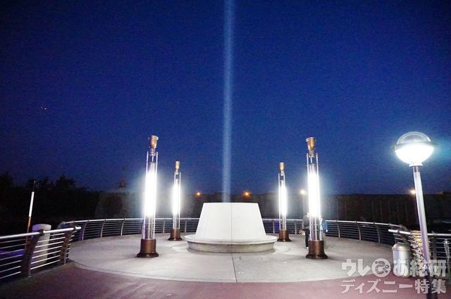 まだ残るストームライダーの夜間誘導灯