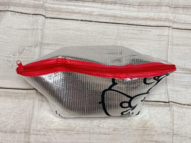 ジップロックコンテナの正方形・1,100mlと550mlのペットボトルがちょうど入る大きさ