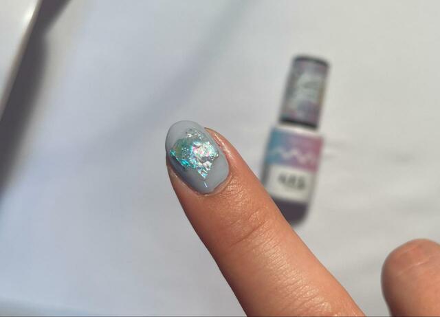 【ダイソー　ＢＲＧ ジェルネイル １トップコート】トップコートを塗って完成！