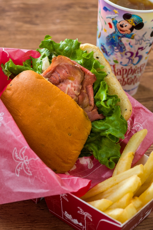 ローストビーフサンド＆  フレンチフライポテト セット  1,050 円  