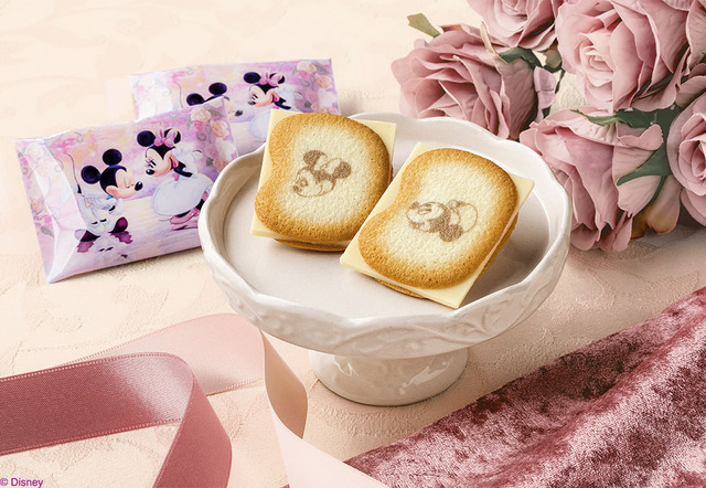 ショコラサンド「見ぃつけたっ」10枚入 1,398円｜Disney SWEETS COLLECTION by 東京ばな奈「スターライトセレナーデ」