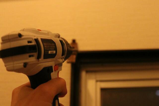 【ニトリ 木製ブラインド(ヴェントMBR 60x138)】電動ドライバーがあれば楽々。5分くらい取り付け完了