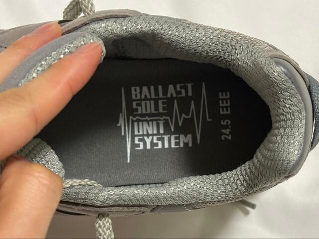 【ワークマン　ハイバウンスバラストウォーク】足幅はEEEと広め。足幅が標準か広めの方にはちょうど良いフィット感だと思います◎