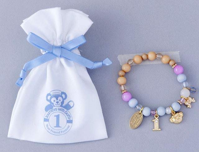 ブレスレット ¥3,800／TDS「ジャーニー・ウィズ・ダッフィー」スペシャルグッズ ※2015年7月3日(金)発売