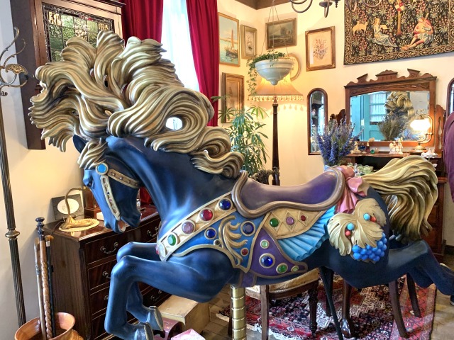 メリーゴーラウンドの馬