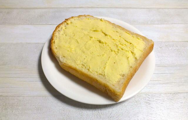 【カルディ】ぬって焼いたらカスタードプディング　なめらかでパンに塗りやすいです