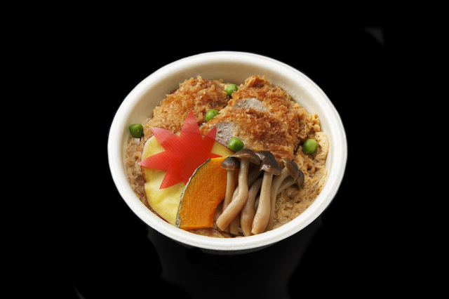 ＜とんかつ まい泉＞ カキフライとヒレかつの秋どんぶり