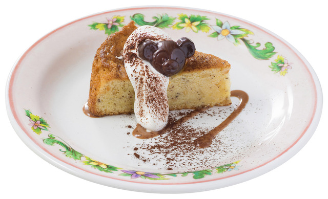 ヘーゼルナッツケーキ ¥440  ※ダッフィーがメディテーレニアンハーバーで楽しんだスウィーツ【販売店舗】カフェ・ポルトフィーノ｜TDS「スウィート・ダッフィー」2016