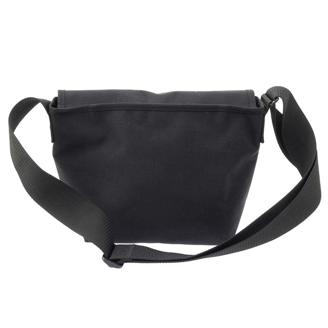 メッセンジャーバッグ　Ｍサイズ　12,000円