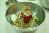 北朝鮮由来のピビム冷麺もピビムミョンの仲間と言える