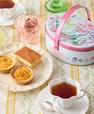 「スプリングティータイムバスケット」＜価格：2,500円（税込）＞【【Afternoon Tea】プチギフトやご挨拶ギフトにぴったり！お花のアートが可愛い「春色のティータイムギフト」発売】
