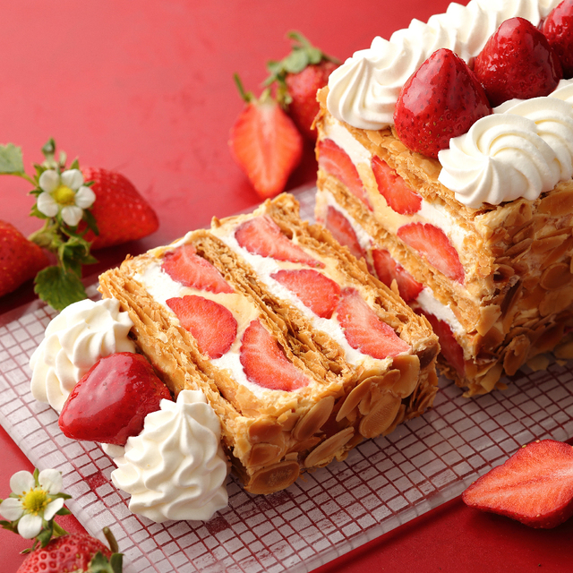 酸味と甘み、パイ生地の食感による絶妙なバランスが特徴!【キハチ 青山本店の新作苺スイーツ】