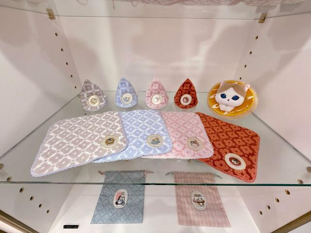 【mofusand TOKYO】COFFEE AND DONUTS ジャガードハンドタオル(全4種)/各税込1,430円