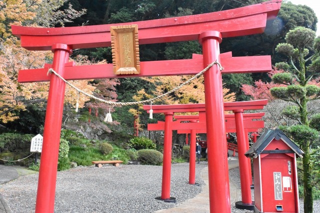 商売繁盛・家内安全にご利益のあるお稲荷さん