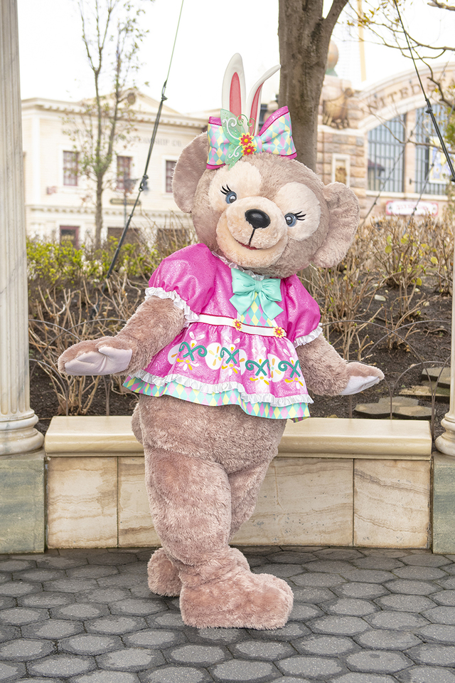 「Tip-Topイースター」のコスチュームを着たシェリーメイ