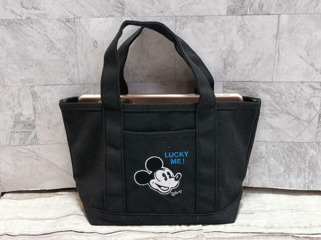 ちょっとしたお出かけ時の荷物を収納!