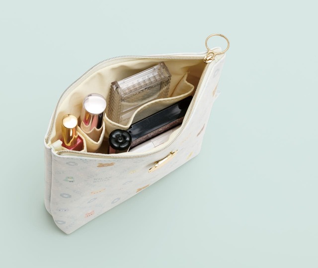 【リラックマ / みんなでまんぷくまくまく】ポーチには便利な内ポケット付き！