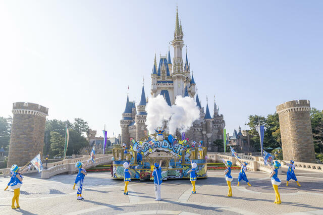 「クワッキーセレブレーション★ ドナルド・ザ・レジェンド!」のようす【「ディズニー・パルパルーザ“ドナルドのクワッキー・ダック!ダック!ダックシティ!”」】