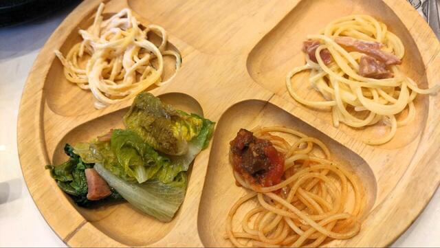 【PSマリノ イタリアンビュッフェ】ごろっとしたお肉も楽しめるボロネーゼ、ベーコンの「パルメナーラ（パルメザンチーズをたっぷり使ったカルボナーラ）」など、パスタも10種類ほどありました