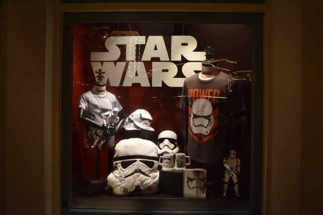 ショーウィンドーにも