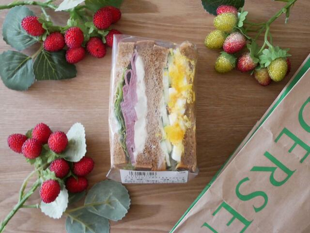 【アンデルセン】パストラミビーフポテト&タマゴサンド