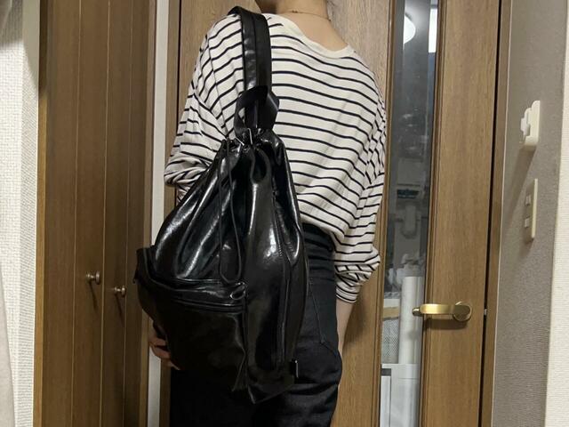 【LOWRYS FARM BIGワンショルダーBAG】ストラップは幅が広めなのでずり落ちて来ず、肩への負担も少ないです