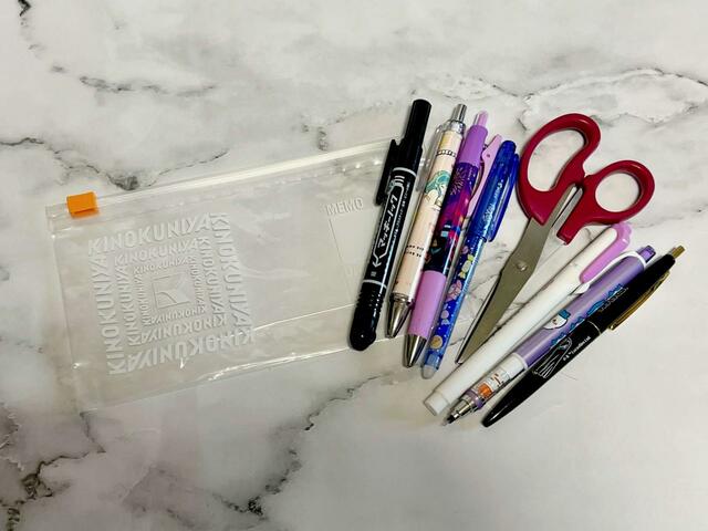 文房具を入れるのにも◎【紀ノ国屋 スライドジッパーバッグ Mサイズ】