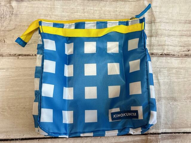 背面にもかわいいワンポイントが！