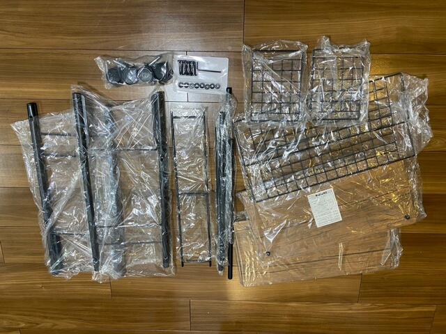 【山善YAMAZEN) 収納ラック】組み立て時は床に段ボールなどを敷いてください